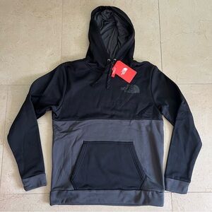 The North Face / Men’s Surgent Block Pullover Hoodie